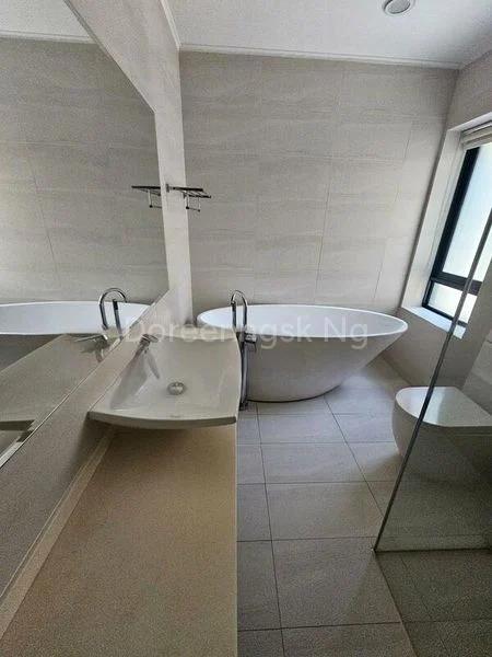 4 Bed Condo for Sale in  Camelot By-the-water - Image 14
